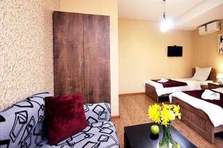 Отель Hotel Kavela Тбилиси Двухместный номер эконом-класса с 1 кроватью или 2 отдельными кроватями-2